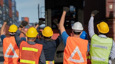 Рабочие в Израиле